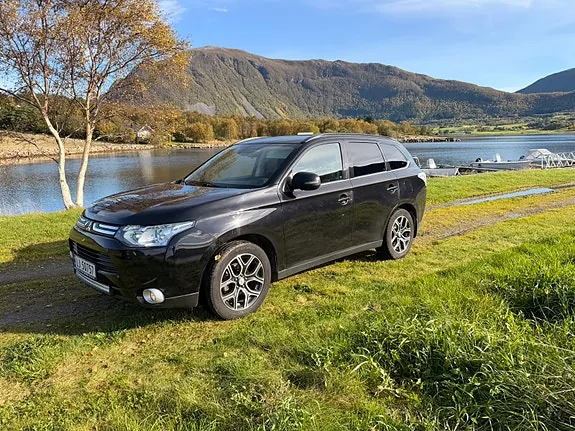 Mitsubishi Outlander 2013 photo 2