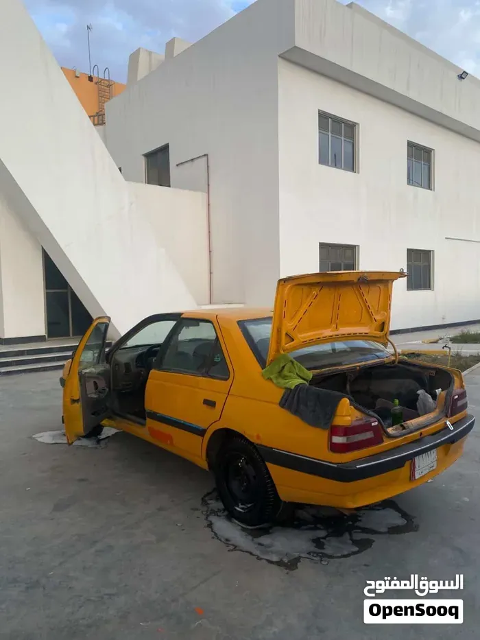 Peugeot 405