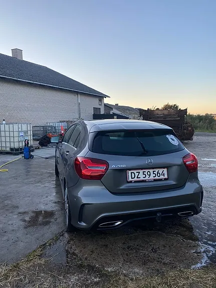 Mercedes-Benz A200 2017 photo 3