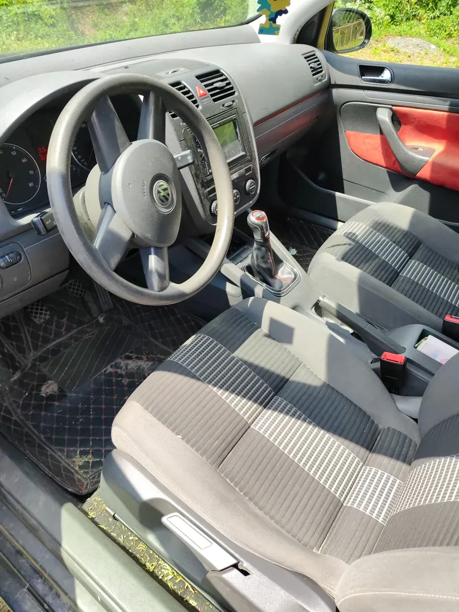 Volkswagen Golf 2005 photo 2