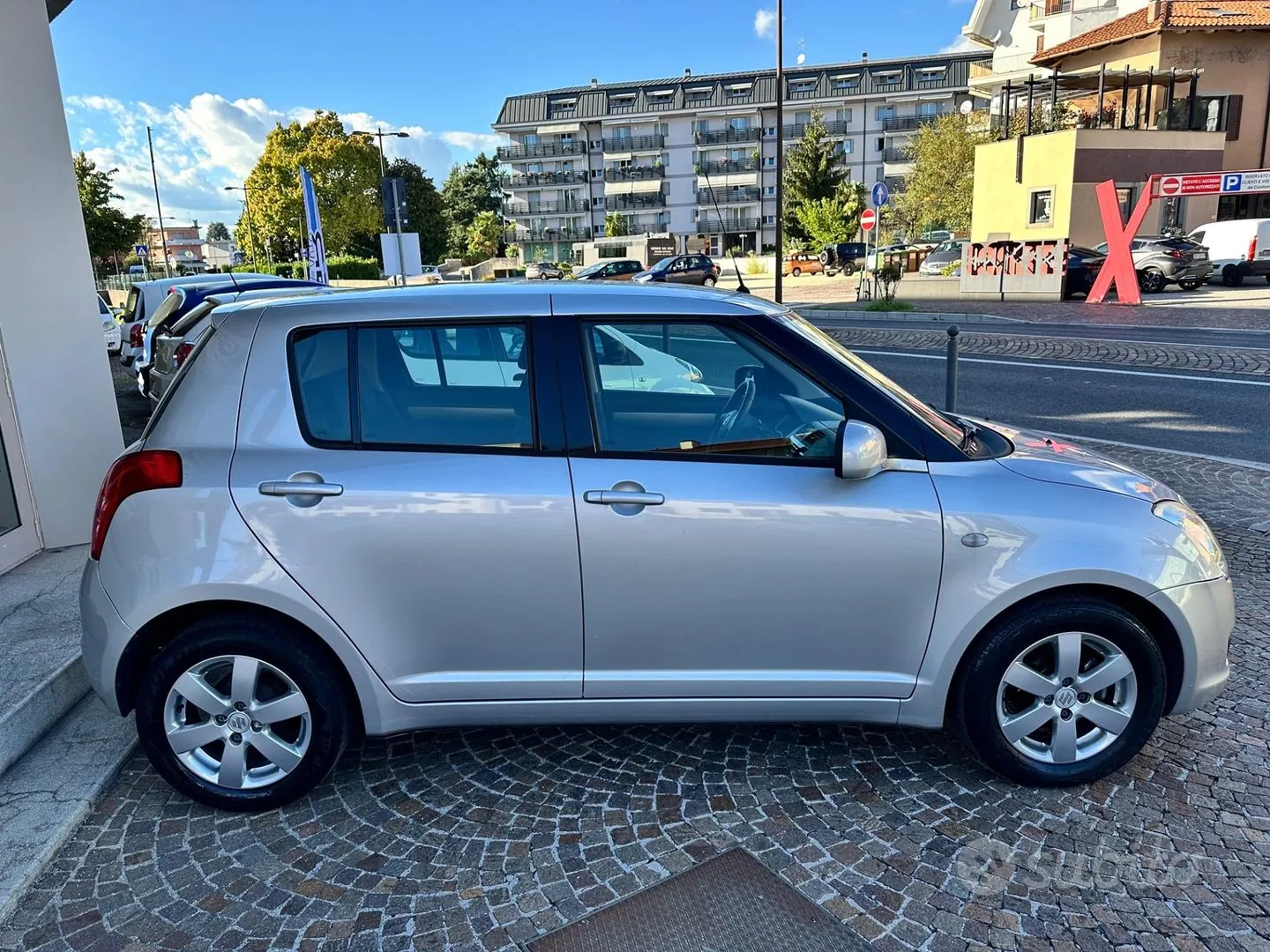Suzuki Swift 2009 photo 4