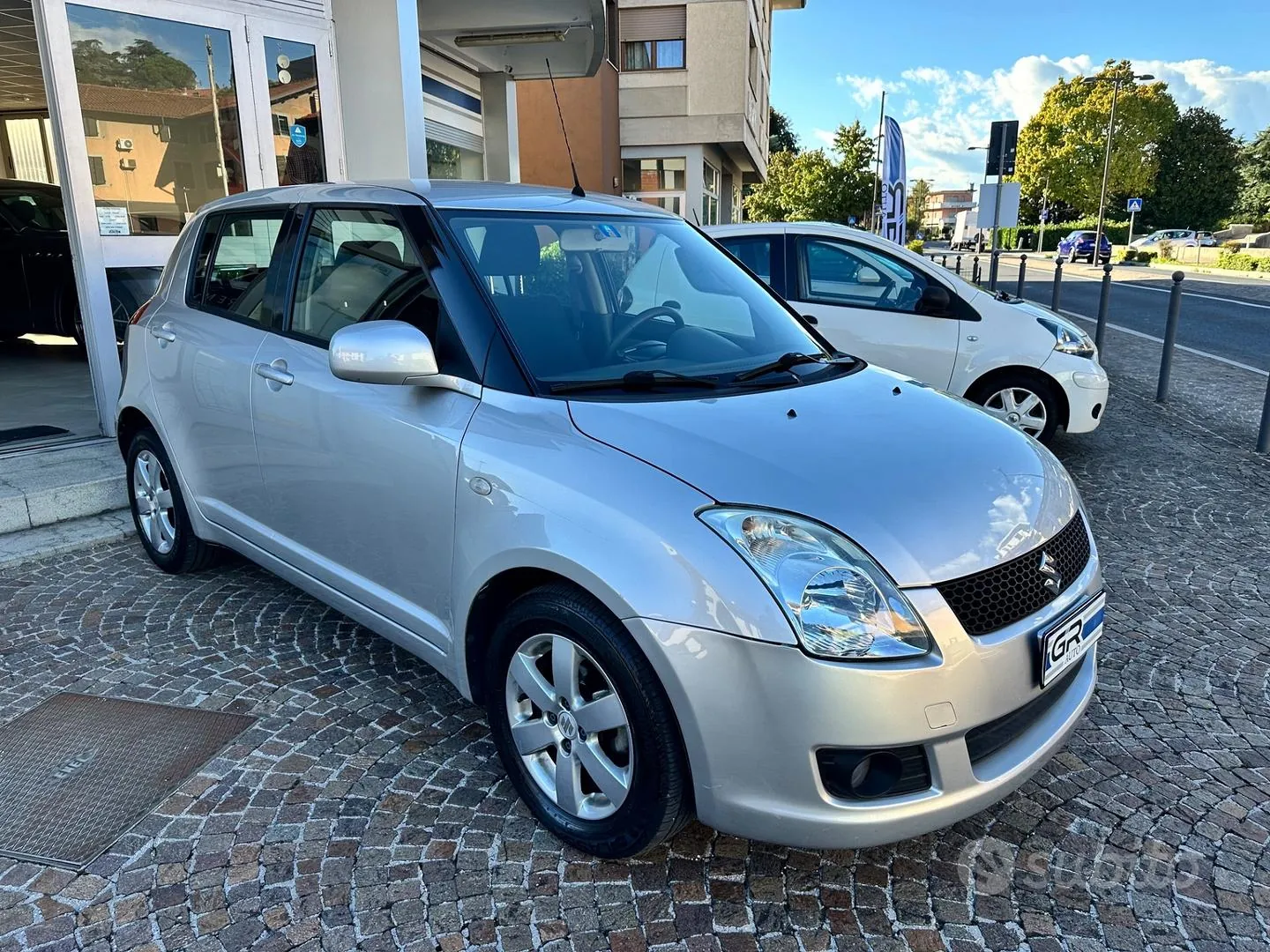Suzuki Swift 2009 photo 3