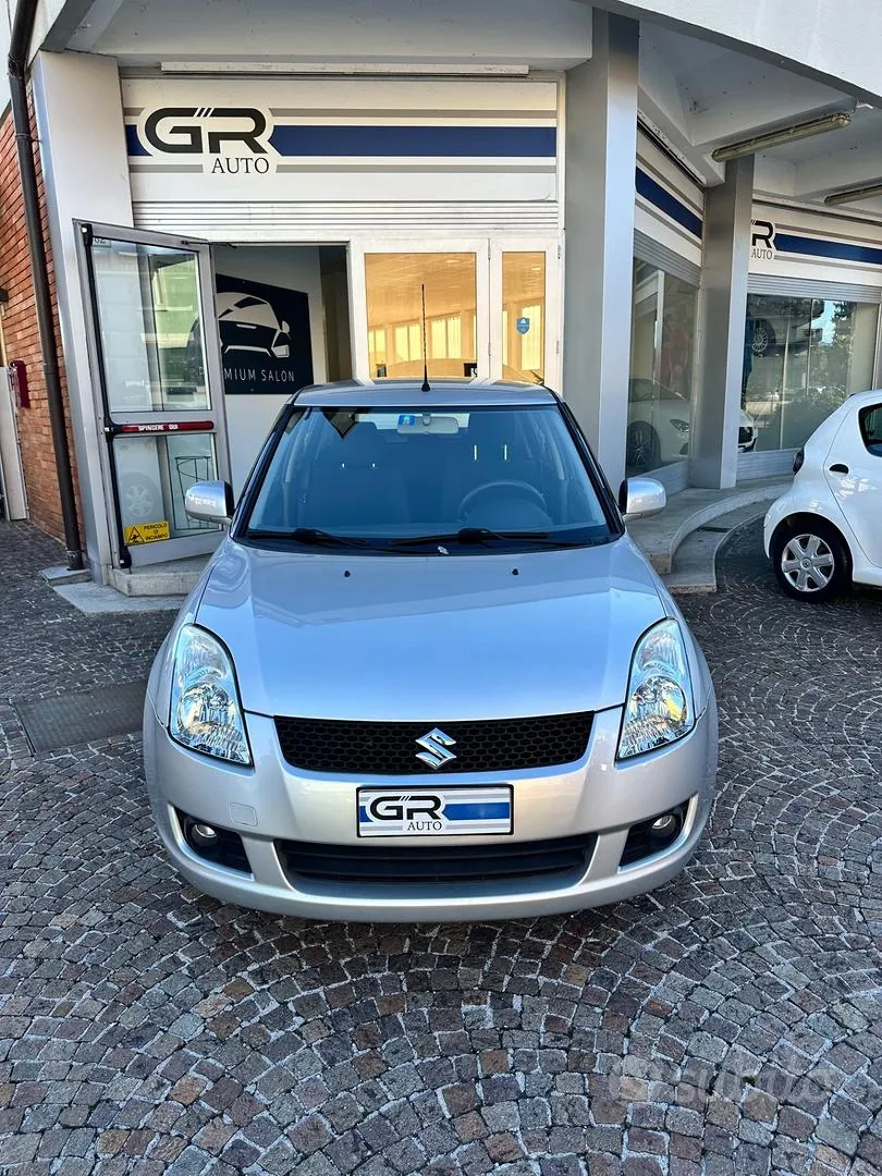 Suzuki Swift 2009 photo 2