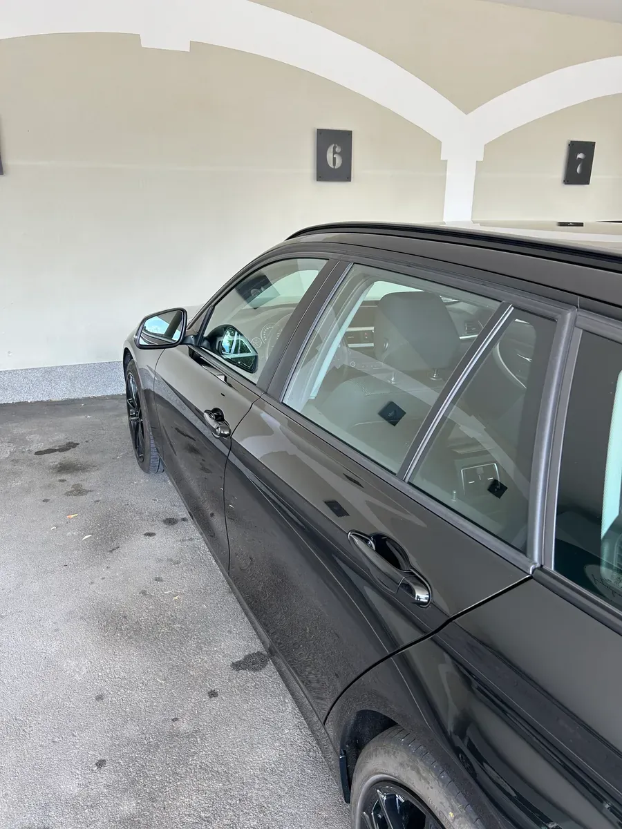 BMW 3 Series 2018 photo 3