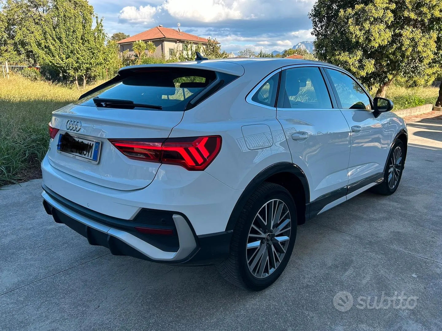 Audi Q3 2023 photo 2