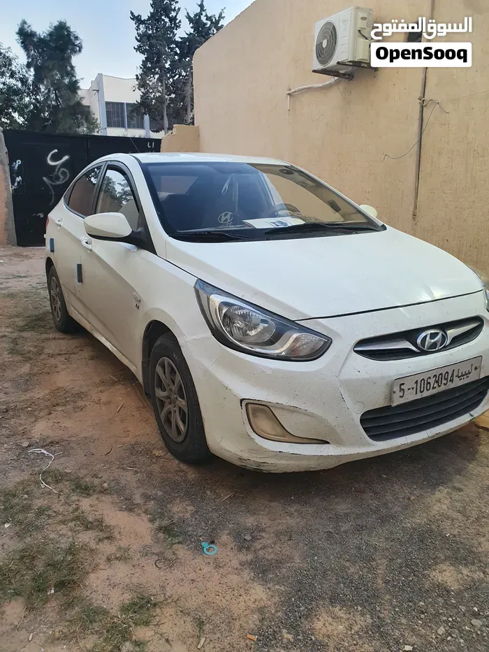 Hyundai Accent 2012 photo 3