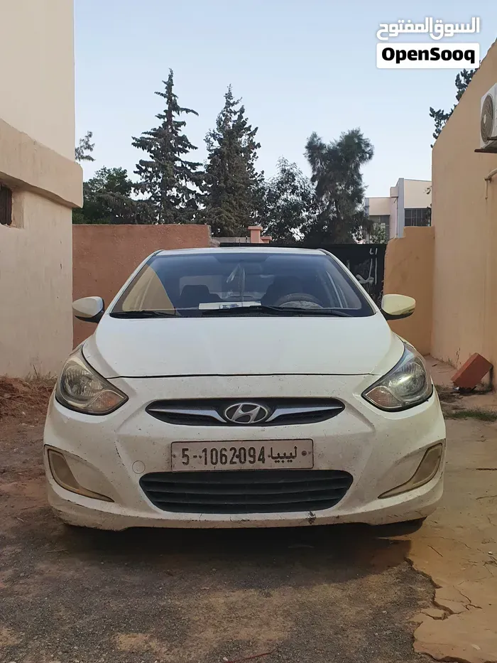 Hyundai Accent 2012 photo 2