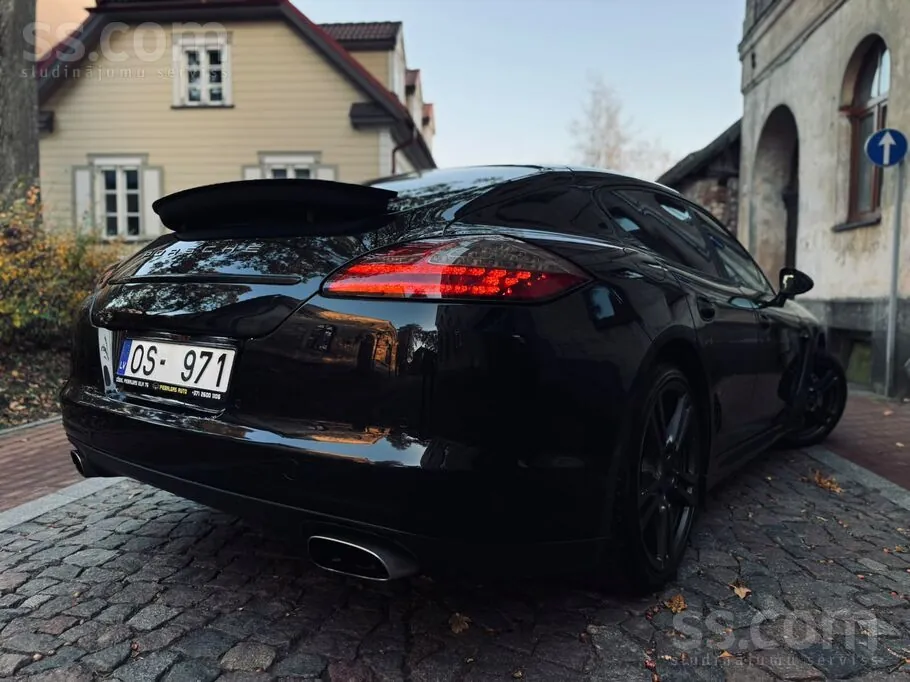 Porsche Panamera 2012 photo 5