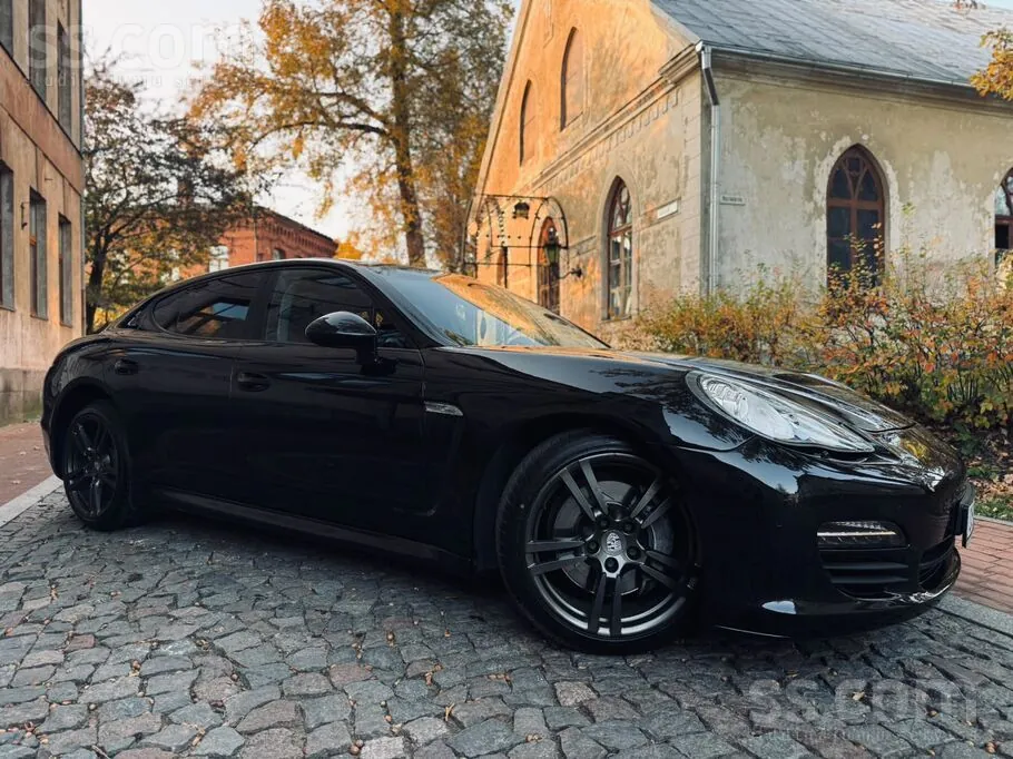 Porsche Panamera 2012 photo 2