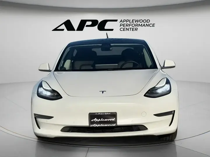 Tesla Model 3 2020 photo 3
