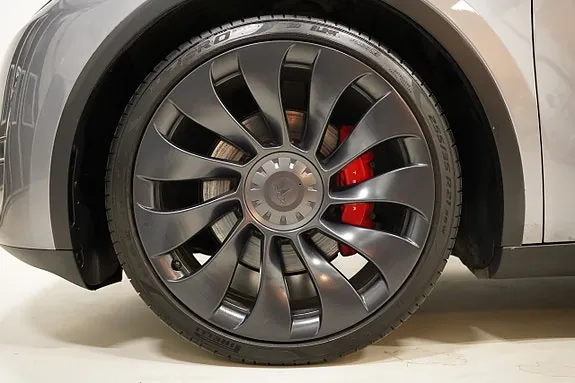Tesla Model Y 2023 photo 4