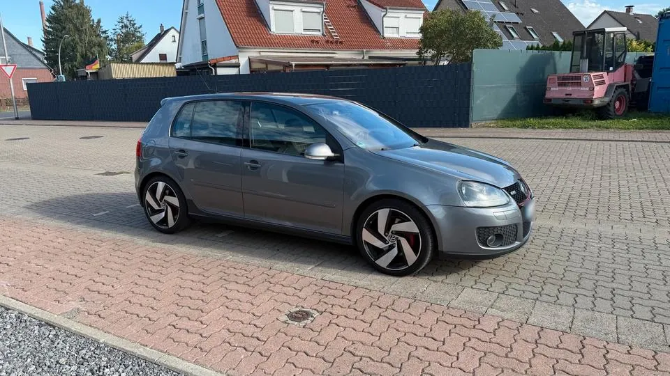 Volkswagen Golf V