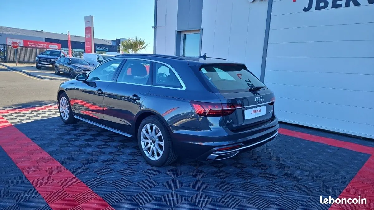 Audi A4 2023 photo 3