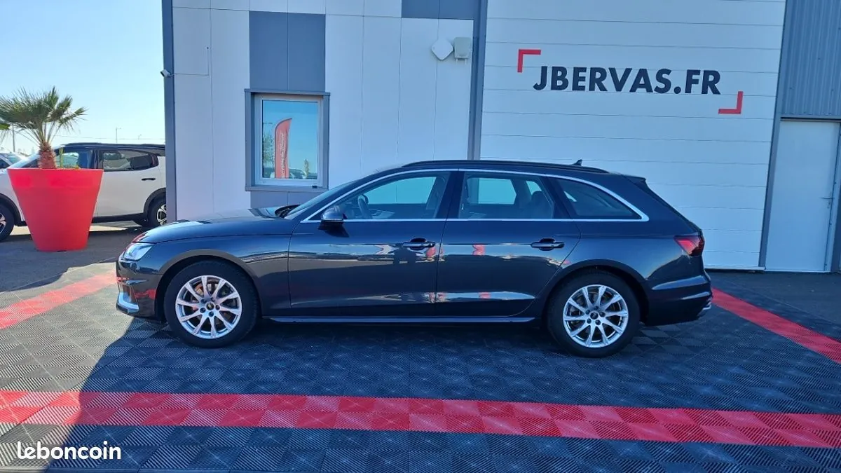 Audi A4 2023 photo 2