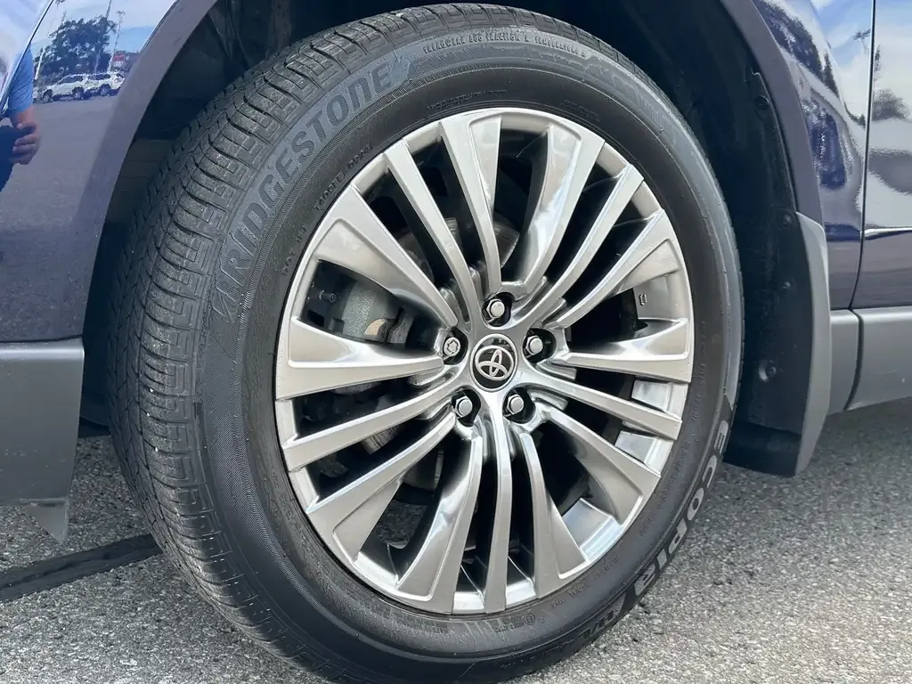 Toyota Venza 2024 photo 2