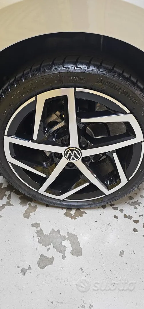 Volkswagen Golf 2024 photo 5