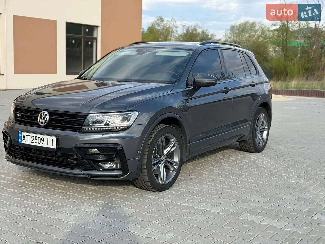 Volkswagen Tiguan 2018 photo 3