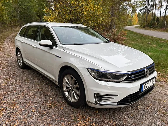 Volkswagen Passat 2017 photo 2