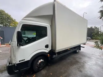 Nissan Cabstar photo 2