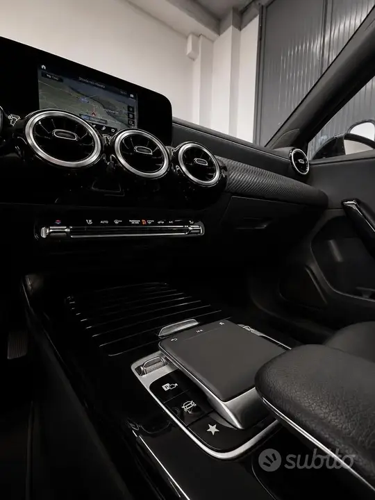 Mercedes-Benz A 180 2019 photo 2
