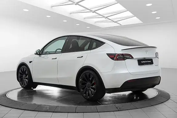 Tesla Model Y 2025 photo 3