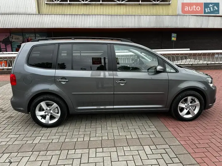 Volkswagen Touran 2014 photo 4