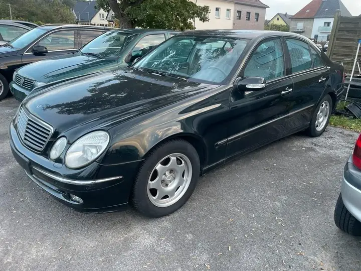 Mercedes-Benz W211