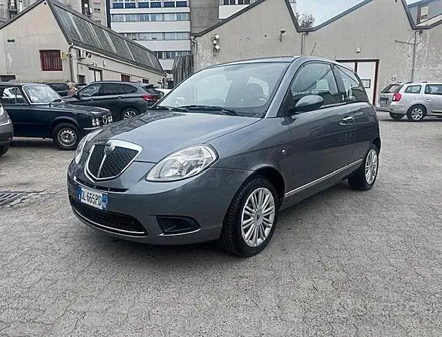 Lancia Ypsilon