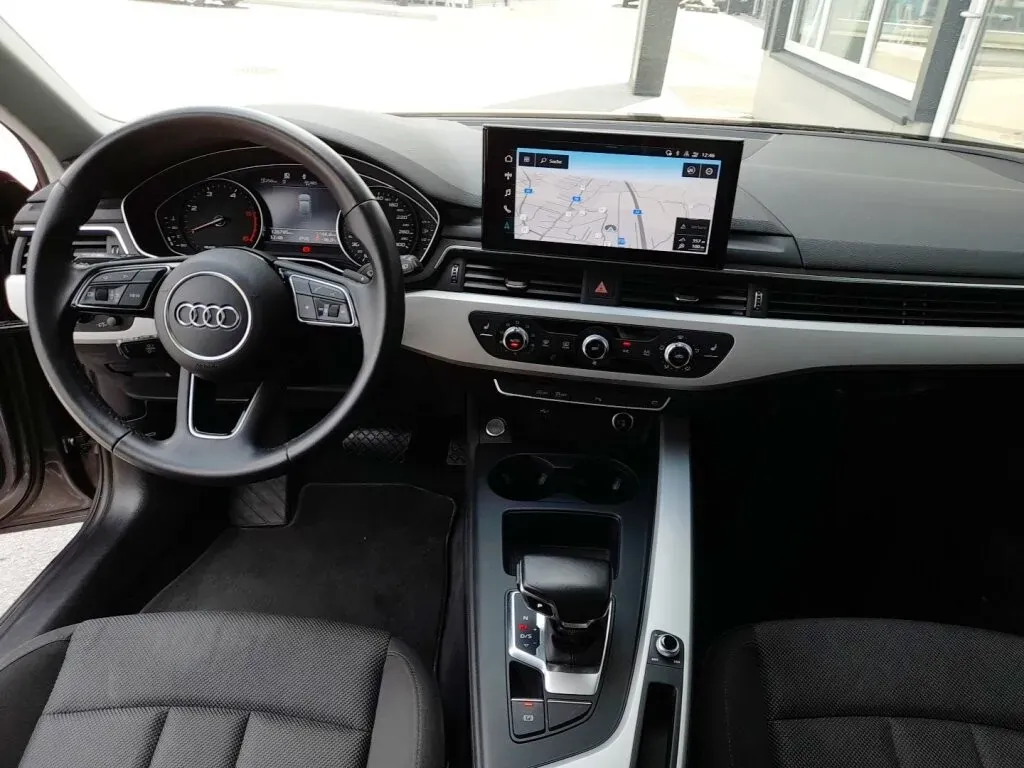 Audi A4 2021 photo 3