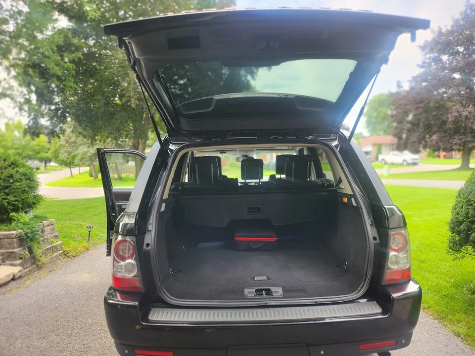 Land Rover Range Rover Sport 2011 photo 2