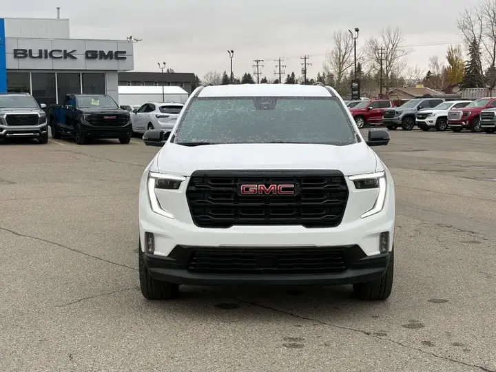 GMC Acadia 2025 photo 2