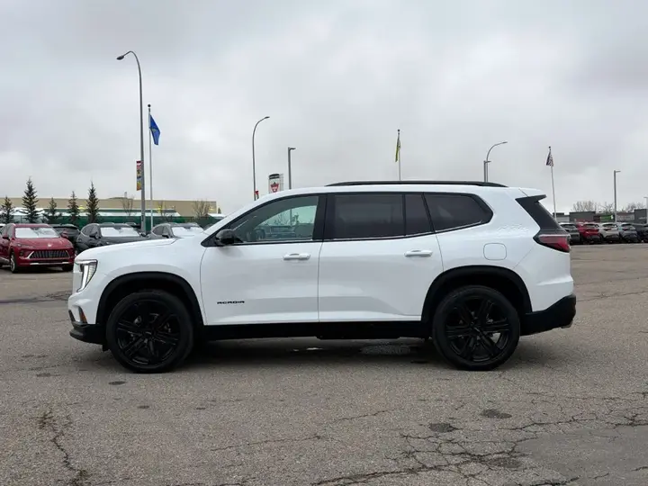 GMC Acadia 2025 photo 3