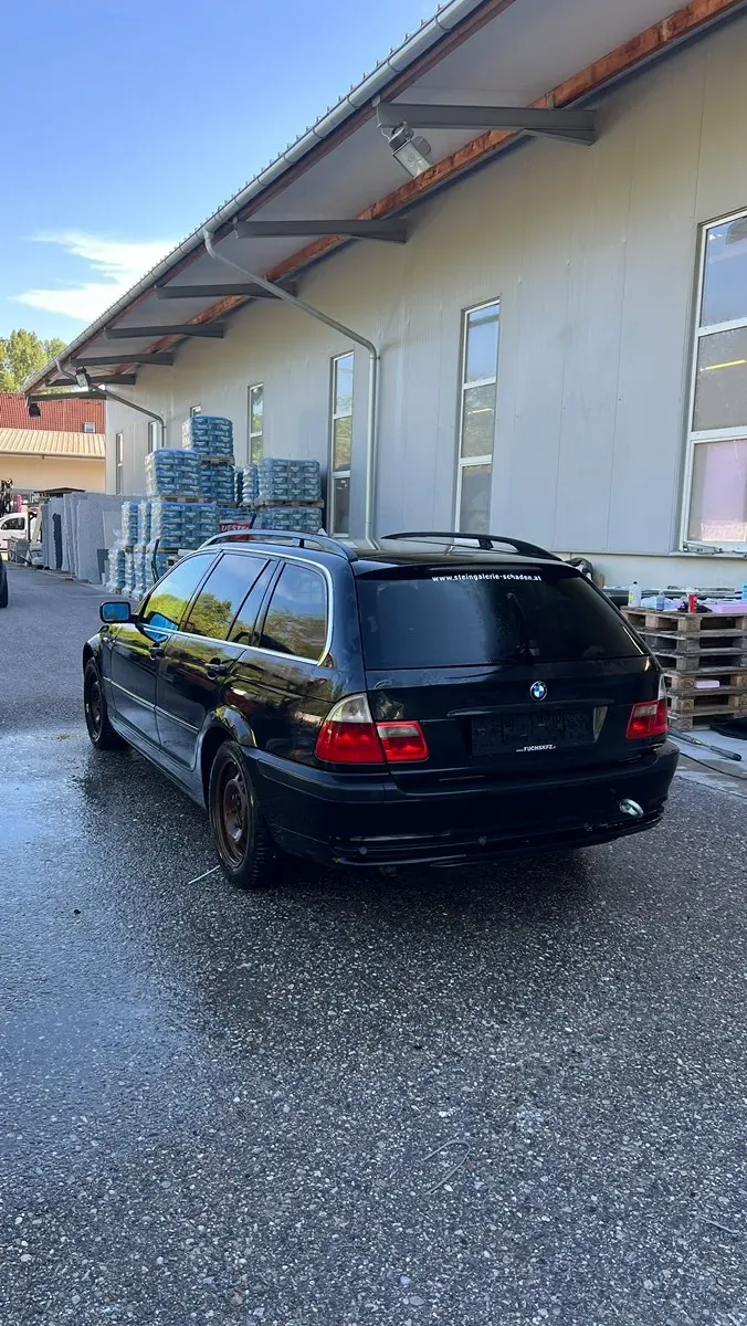 BMW 3 Series 2003 photo 2