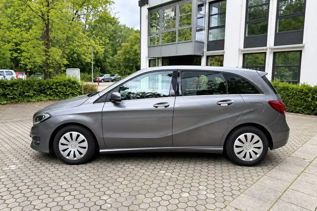 Mercedes-Benz B-Class 2016 photo 3