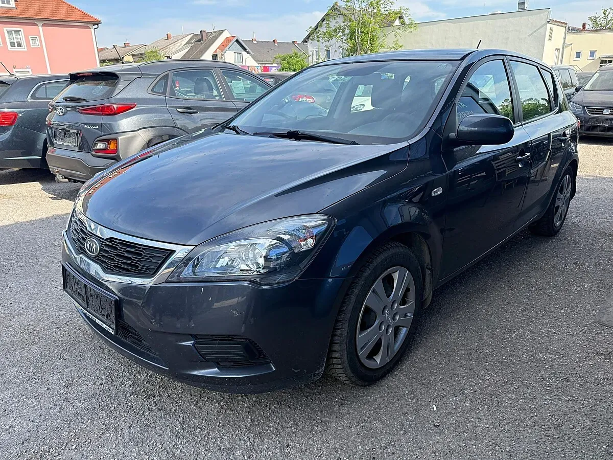 Kia Ceed 2010 photo 2