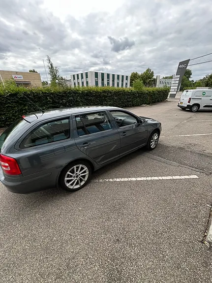 Skoda Octavia 2008 photo 2