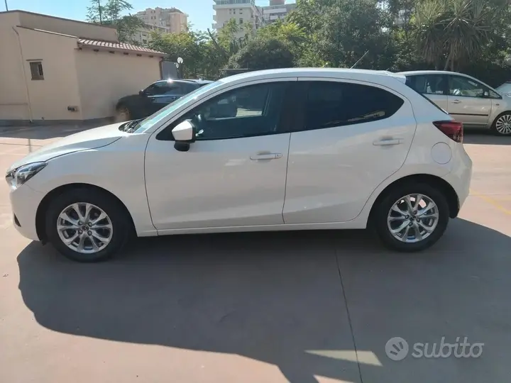 Mazda Mazda2 2017 photo 3