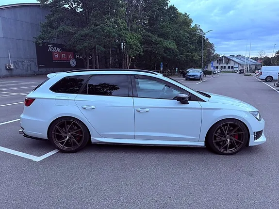 Seat Leon 2015 photo 4