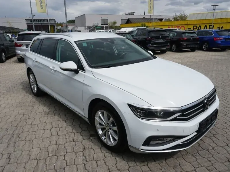 Volkswagen Passat 2022 photo 3
