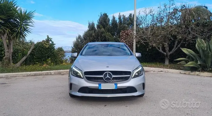 Mercedes-Benz A 180 2018 photo 2