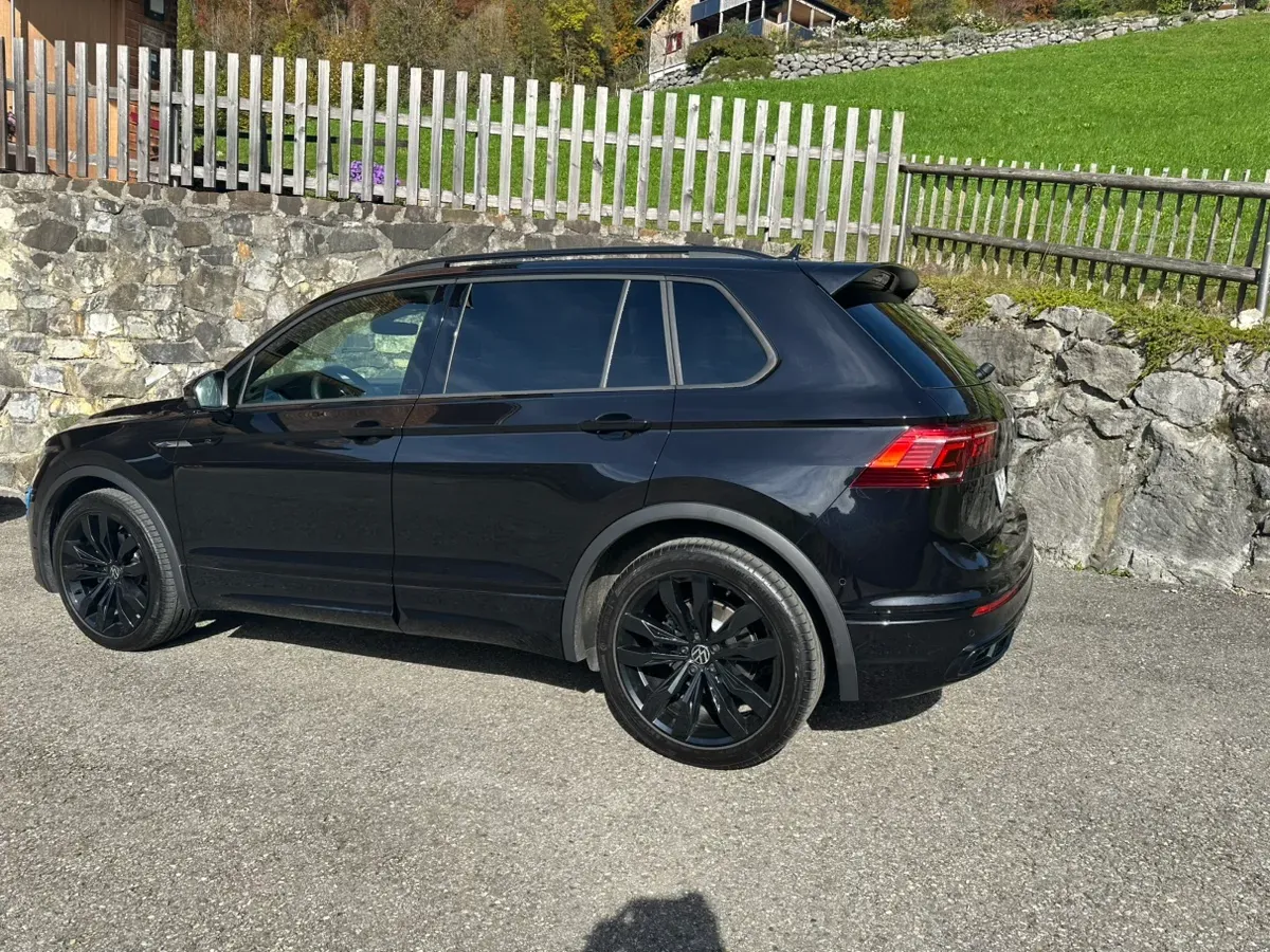 Volkswagen Tiguan 2024 photo 2