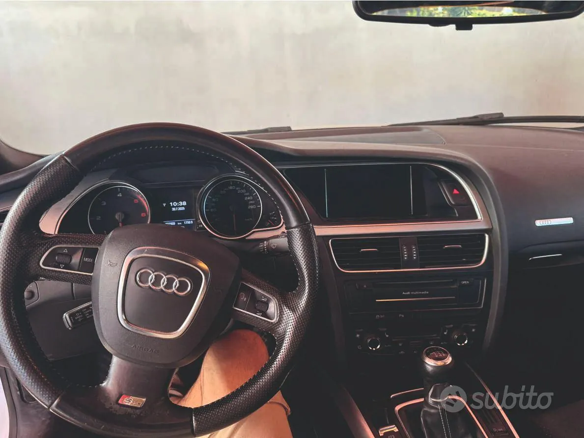 Audi A5 2010 photo 3