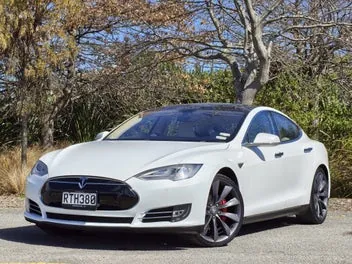 Tesla Model S 2014 photo 2