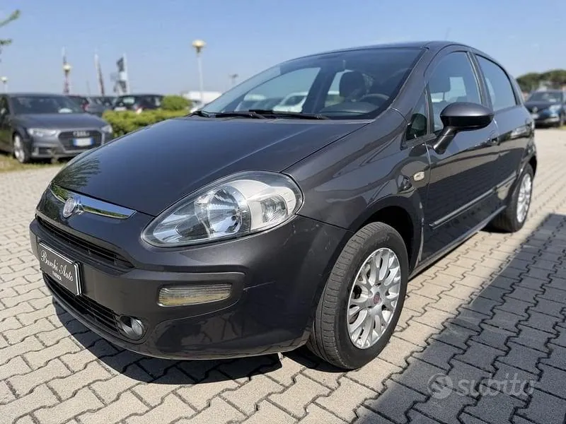 Fiat Grande Punto 2009 photo 2