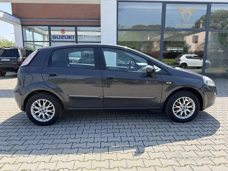 Fiat Grande Punto 2009 photo 4