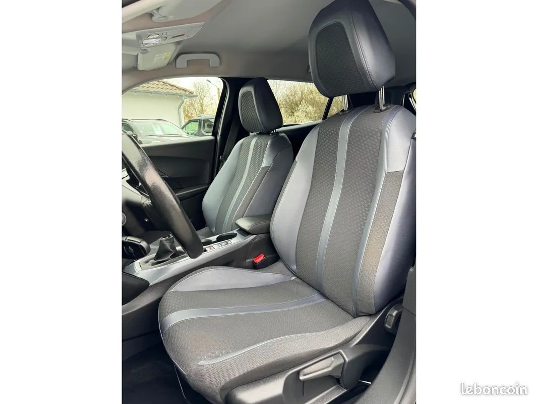 Peugeot 2008 2022 photo 5