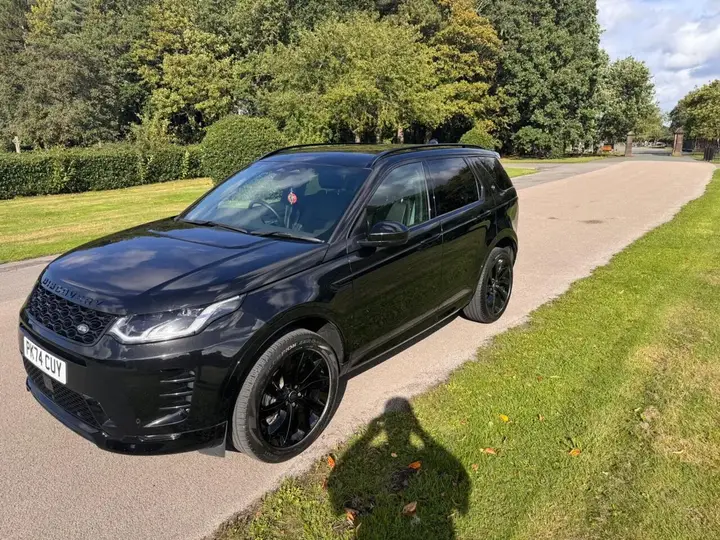Land Rover Discovery Sport 2024 photo 3