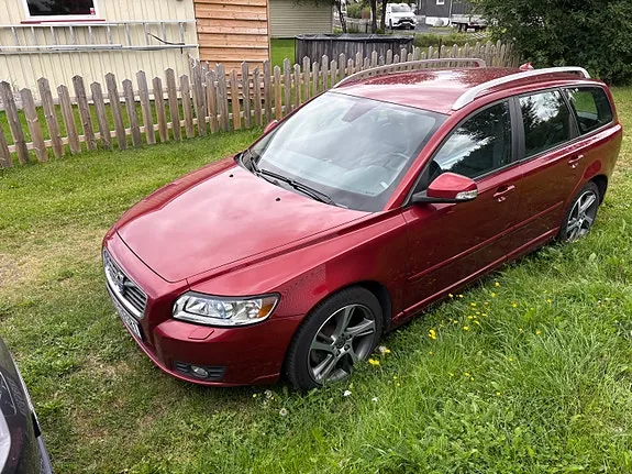 Volvo V50 2012 photo 2