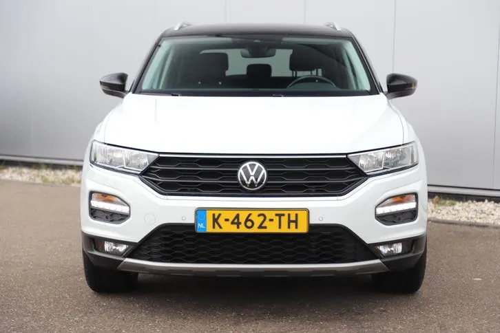 Volkswagen T-Roc 2021 photo 2