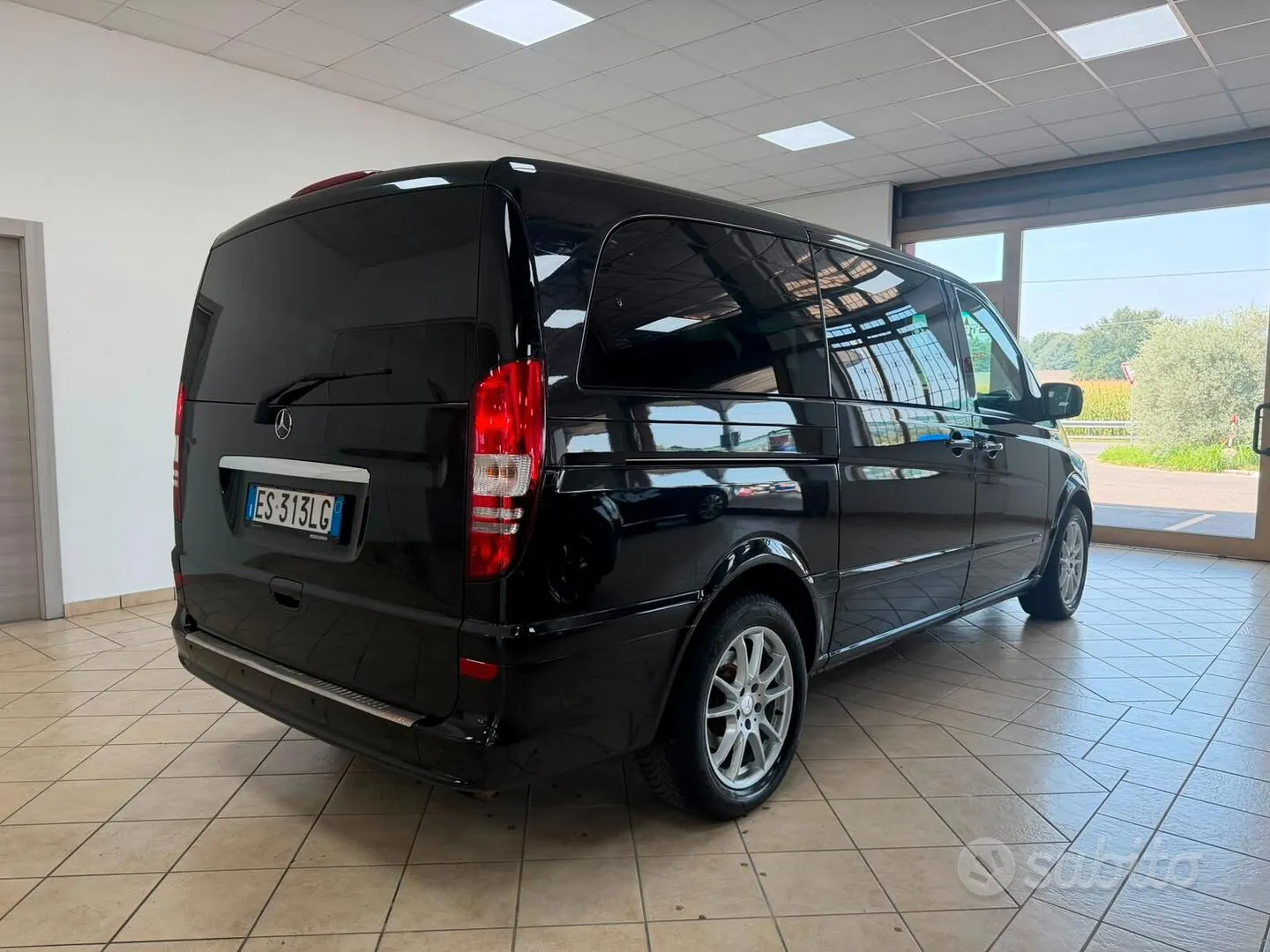 Mercedes-Benz Viano 2013 photo 5
